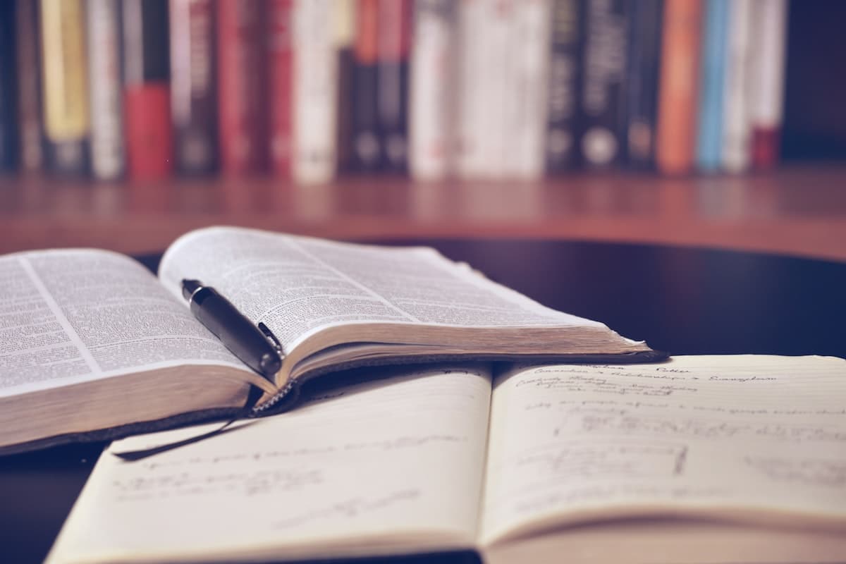 Train your AI agent on your knowledge base